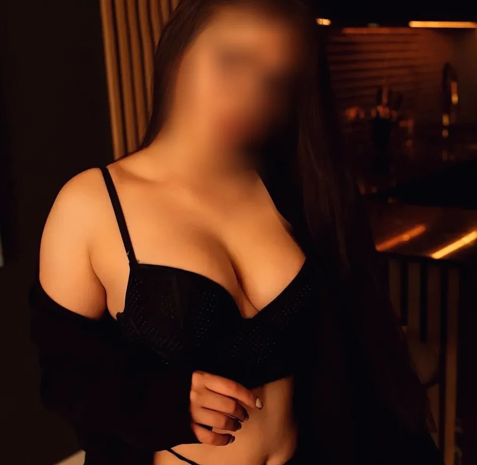 Ingrid, 25